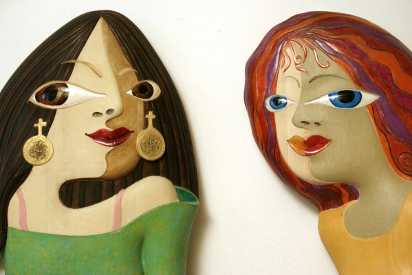 image 24 from galleryGirls drinking coffee